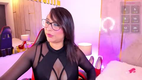 Kendall online show from March 11, 9:32 pm