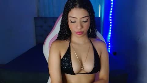 Snapshot of kendallrush2 chatting on January 31, 3:33 pm  Kendall Rush online show from January 31, 3:33 pm