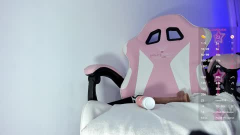 Snapshot of kendallwettt chatting on February 24, 8:18 pm Kendall online show from February 24, 8:18 pm