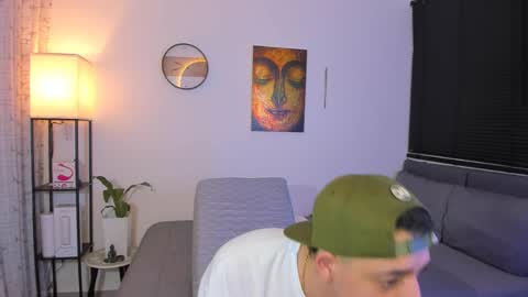 kendel_dimitri online show from May 23, 8:18 am