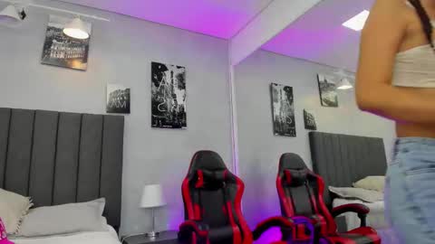 Kendra London online show from March 8, 1:48 pm