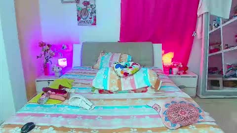 Snapshot of kendra_love31 chatting on March 2, 7:15 am kendra_love31 online show from March 2, 7:15 am