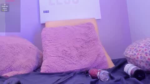 kendrachavez_ online show from February 23, 9:45 pm