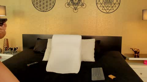 KENDRA online show from December 29, 10:47 pm