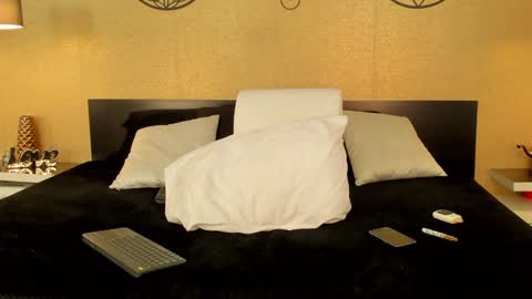 KENDRA online show from January 26, 1:09 am