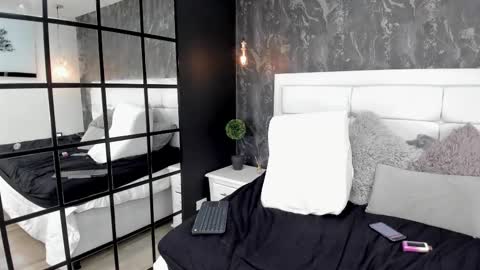 KENDRA online show from March 4, 1:23 am