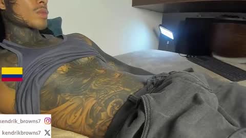 Snapshot of kendrik_brown chatting on June 5, 7:52 pm kendrick brown online show from June 5, 7:52 pm