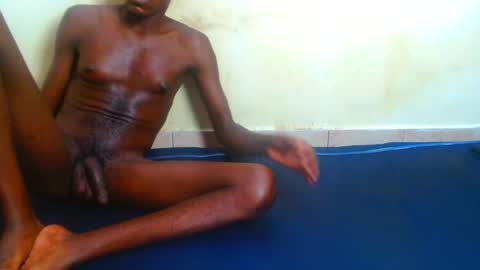 Snapshot of kenia_couples chatting on January 23, 4:59 pm Nelian and Emma online show from January 23, 4:59 pm