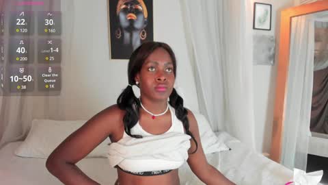 Snapshot of keniamontez chatting on January 31, 8:32 am Kenia online show from January 31, 8:32 am