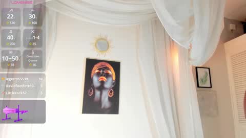 Snapshot of keniamontez chatting on February 24, 7:44 am Kenia online show from February 24, 7:44 am