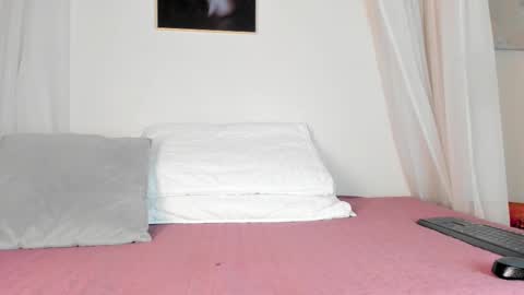 Snapshot of keniamontez chatting on February 28, 4:21 am Kenia online show from February 28, 4:21 am