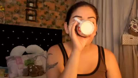 Snapshot of keniiawalker chatting on August 6, 3:58 pm kenia walker online show from August 6, 3:58 pm