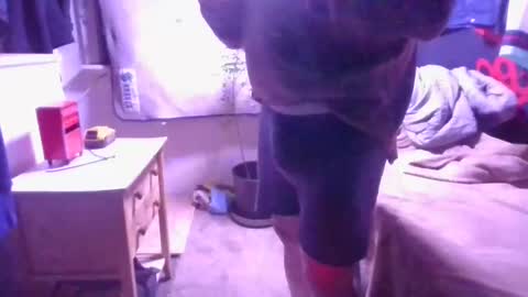 Snapshot of kenneth69h chatting on February 25, 11:30 am kenneth69h online show from February 25, 11:30 am