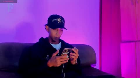 Snapshot of kenny_jones chatting on October 19, 12:17 pm Kenny online show from October 19, 12:17 pm