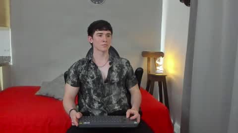 Snapshot of kent_zagann chatting on August 1, 3:50 am Santiago online show from August 1, 3:50 am