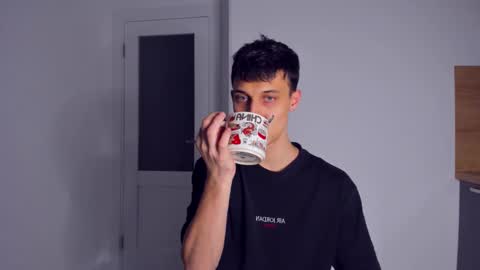 Peter     online show from November 25, 9:26 pm