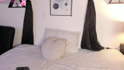 KENTHA  online show from February 21, 10:38 am