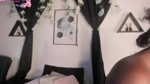 Snapshot of kentha_mitchellss chatting on April 23, 10:36 am KENTHA online show from April 23, 10:36 am