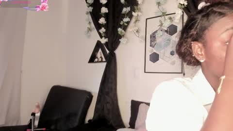 Snapshot of kentha_mitchellss chatting on April 30, 10:54 am KENTHA online show from April 30, 10:54 am