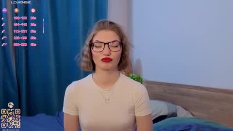 Lisa online show from March 8, 2:04 am