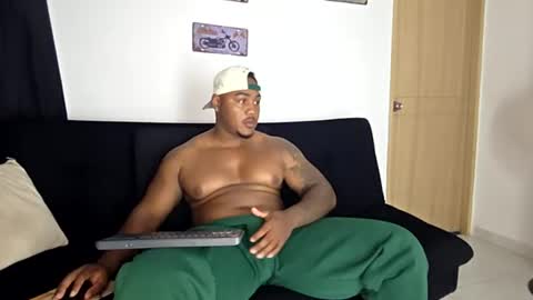 Snapshot of kerlinn2711 chatting on July 25, 9:45 pm dany wolf002 online show from July 25, 9:45 pm