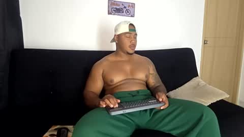 Snapshot of kerlinn2711 chatting on July 27, 1:01 am dany wolf002 online show from July 27, 1:01 am