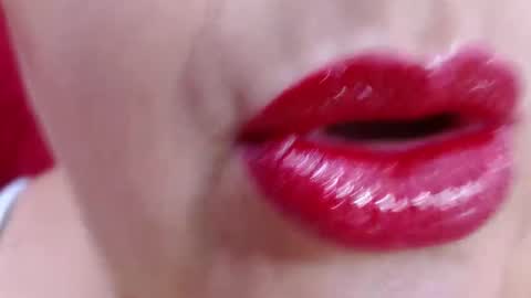 Snapshot of kerly_doll chatting on April 29, 3:27 pm K E R L Y online show from April 29, 3:27 pm