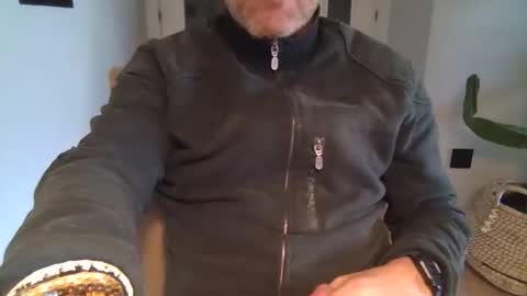 Snapshot of kermitgp3 chatting on December 4, 9:18 am Anton online show from December 4, 9:18 am