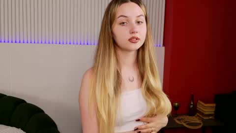 Snapshot of kerry_mell chatting on April 16, 2:29 pm kerry_mell online show from April 16, 2:29 pm