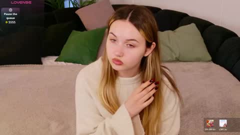 Snapshot of kerry_mell chatting on April 20, 12:08 pm kerry_mell online show from April 20, 12:08 pm