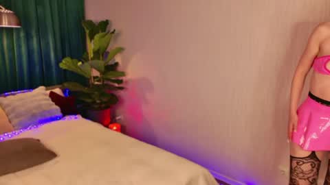 KessEdisson online show from April 17, 7:39 pm