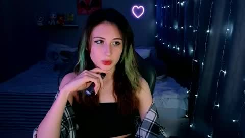 Snapshot of keti_moon chatting on February 10, 6:23 pm Keti 3 online show from February 10, 6:23 pm