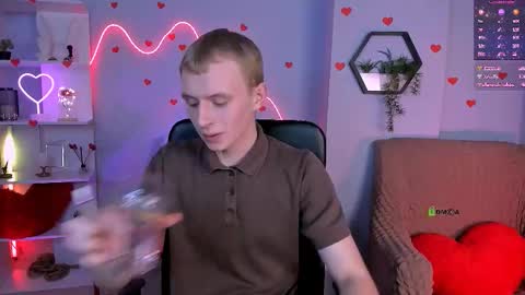 Snapshot of kevin_nix_ chatting on February 10, 10:14 pm kevin_nix_ online show from February 10, 10:14 pm