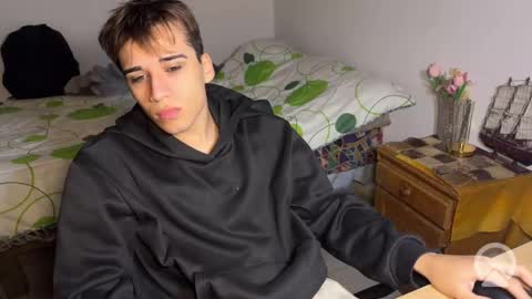 Snapshot of kevinonly43 chatting on May 15, 6:37 pm kevonly online show from May 15, 6:37 pm