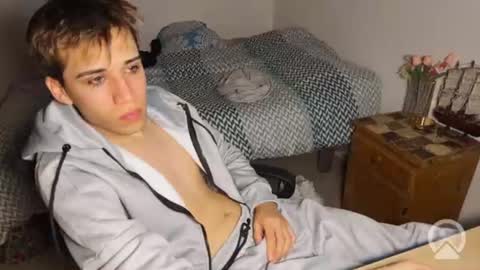 Snapshot of kevinonly43 chatting on June 25, 8:52 am kevonly online show from June 25, 8:52 am