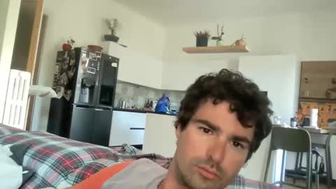 kevinpillobello online show from April 17, 3:37 pm