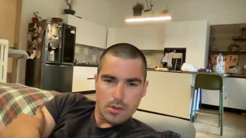 kevinpillobello online show from April 29, 4:11 pm