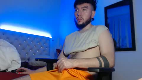 Snapshot of kevinsantiag0 chatting on December 15, 12:59 am kevinsantiag0 online show from December 15, 12:59 am