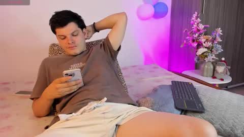 kevin and ottis online show from March 1, 12:12 am