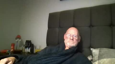 kevlooking4sez online show from October 2, 12:28 am