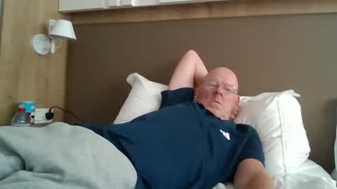 kevlooking4sez online show from October 12, 3:44 pm
