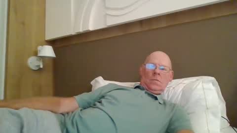 kevlooking4sez online show from October 14, 5:47 pm