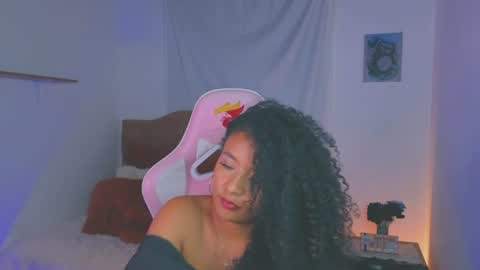 Snapshot of keyla_roberts_ chatting on July 26, 2:42 am Adhara. Help me reach 100 likes online show from July 26, 2:42 am