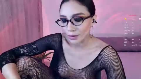 Snapshot of keylamiller1 chatting on June 19, 9:40 pm Keyla online show from June 19, 9:40 pm