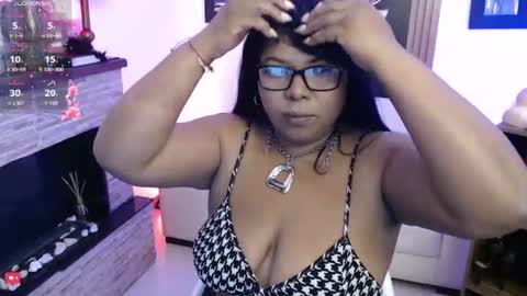 Snapshot of keylathomson chatting on June 24, 10:36 am Keyla online show from June 24, 10:36 am