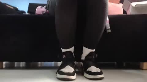 Snapshot of keylie_saenz28 chatting on February 19, 5:49 pm     online show from February 19, 5:49 pm