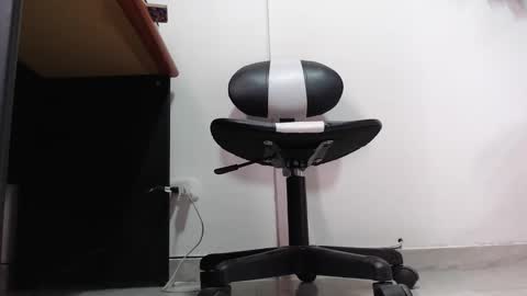     online show from November 5, 3:34 pm