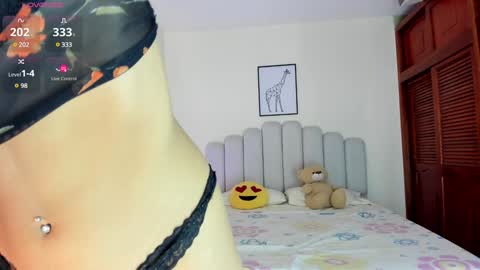 Snapshot of keylly_cute chatting on December 18, 2:32 am keylly online show from December 18, 2:32 am