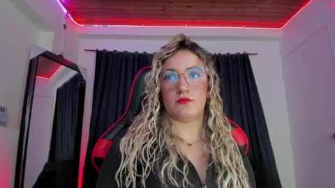 Snapshot of keyth_clement chatting on May 13, 9:11 pm Keyth online show from May 13, 9:11 pm
