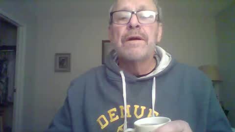 Snapshot of kfries chatting on December 28, 5:12 am Kent online show from December 28, 5:12 am